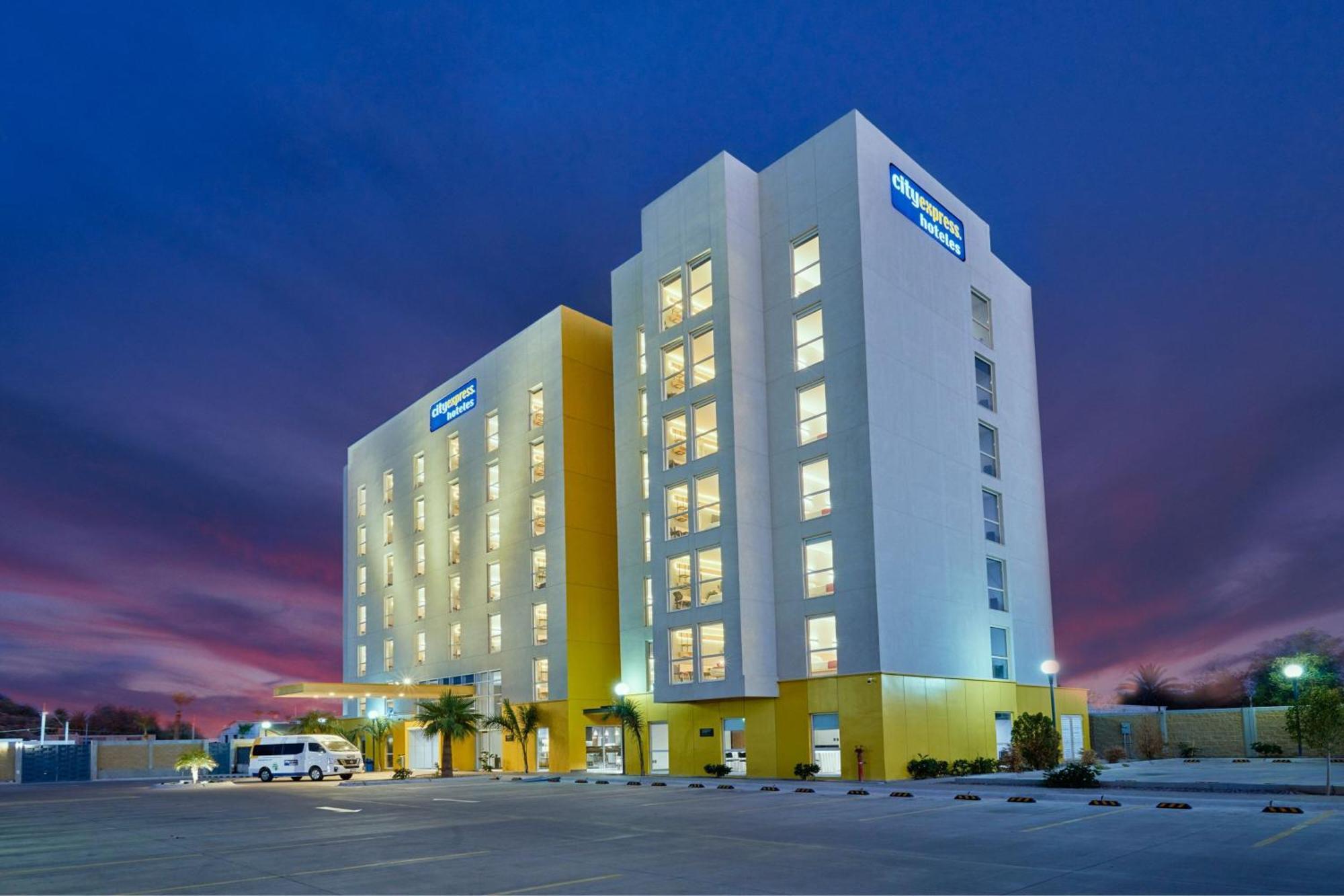 City Express By Marriott Caborca Heroica Caborca Bagian luar foto